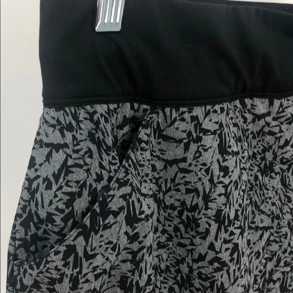 Adidas shorts skirt 2 in 1 NWOT small - Picture 4 of 5